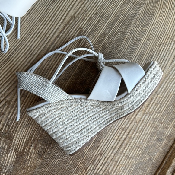 Women’s size 7.5 Soda cream color wedges - Picture 8 of 9